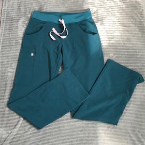 FIGS // Caribbean Blue // Kade Cargo Pants // XS